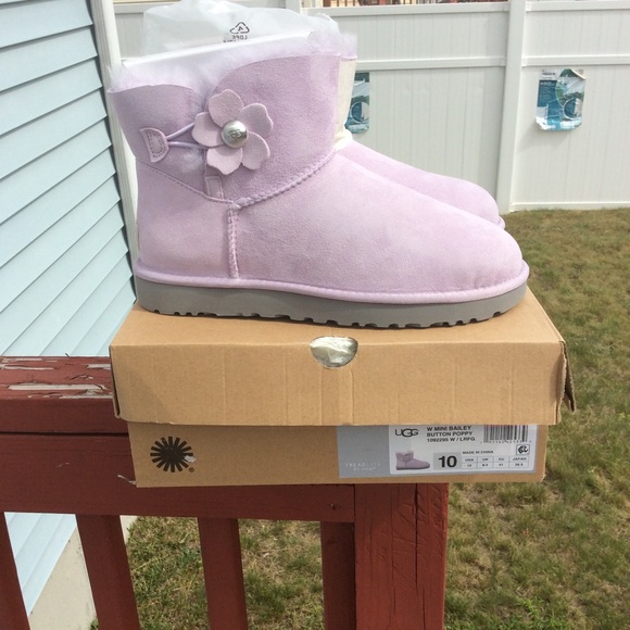 UGG MINI BAILEY BUTTON POPPY - Picture 4 of 8